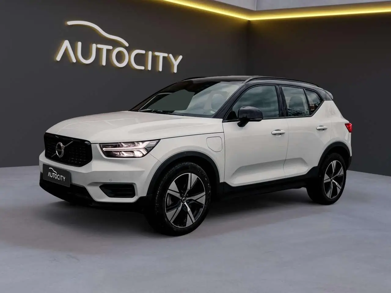 Photo 1 : Volvo Xc40 2021 Hybrid