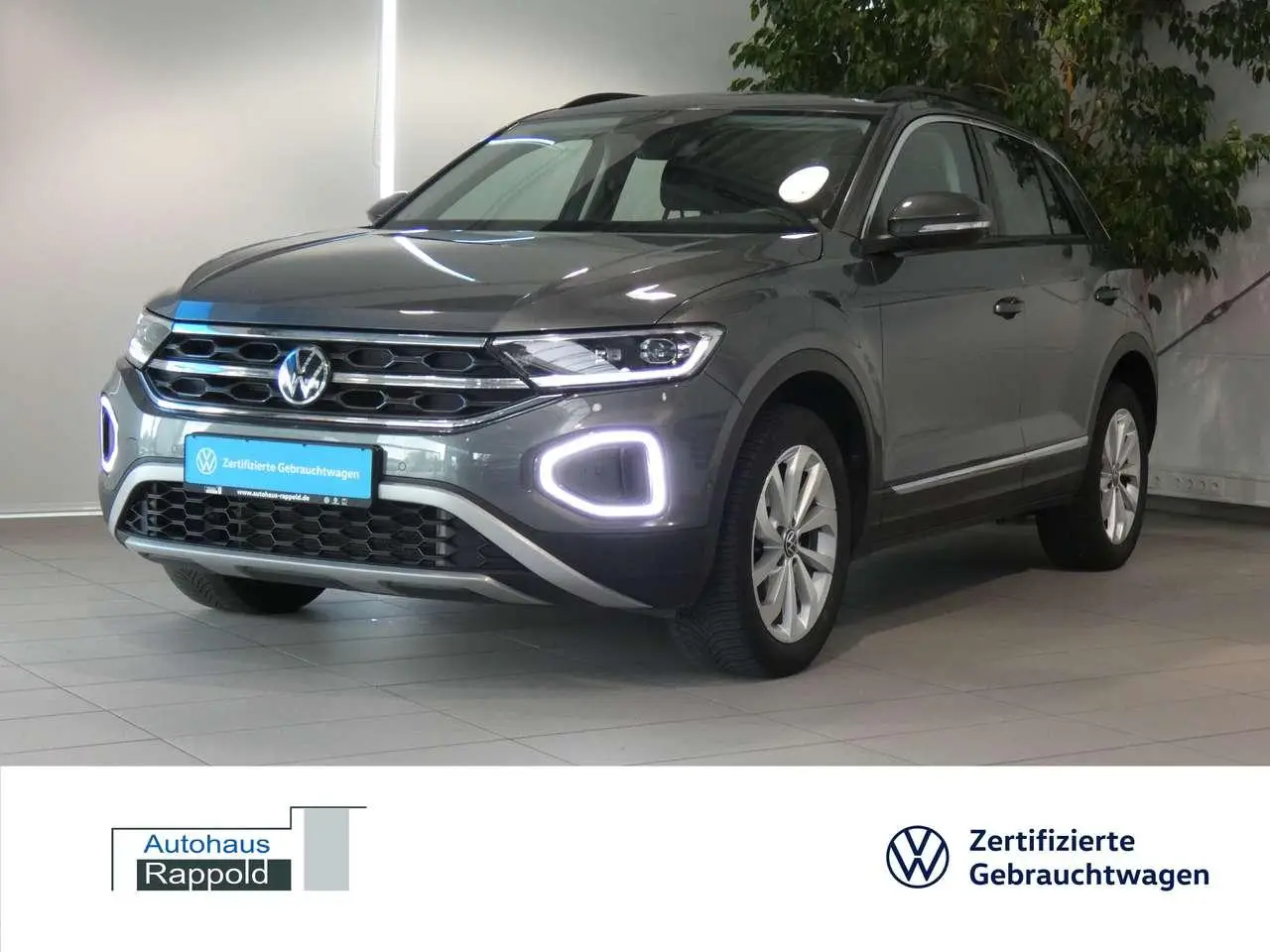 Photo 1 : Volkswagen T-roc 2023 Petrol