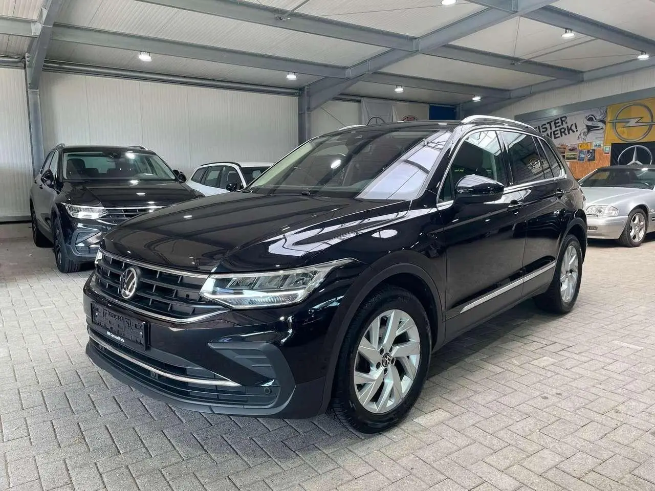 Photo 1 : Volkswagen Tiguan 2023 Essence