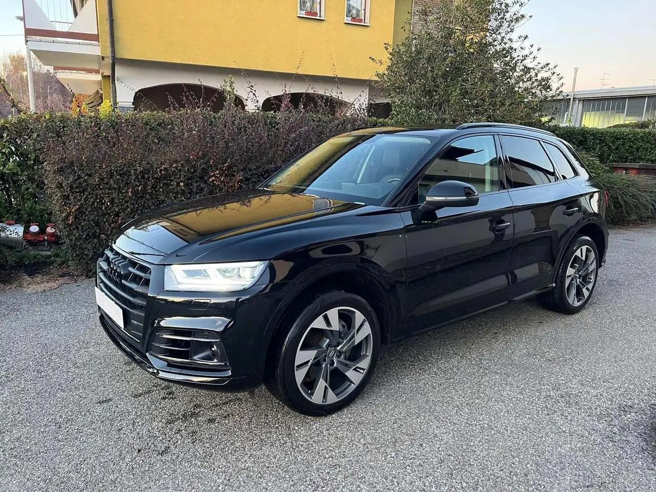 Photo 1 : Audi Q5 2019 Petrol