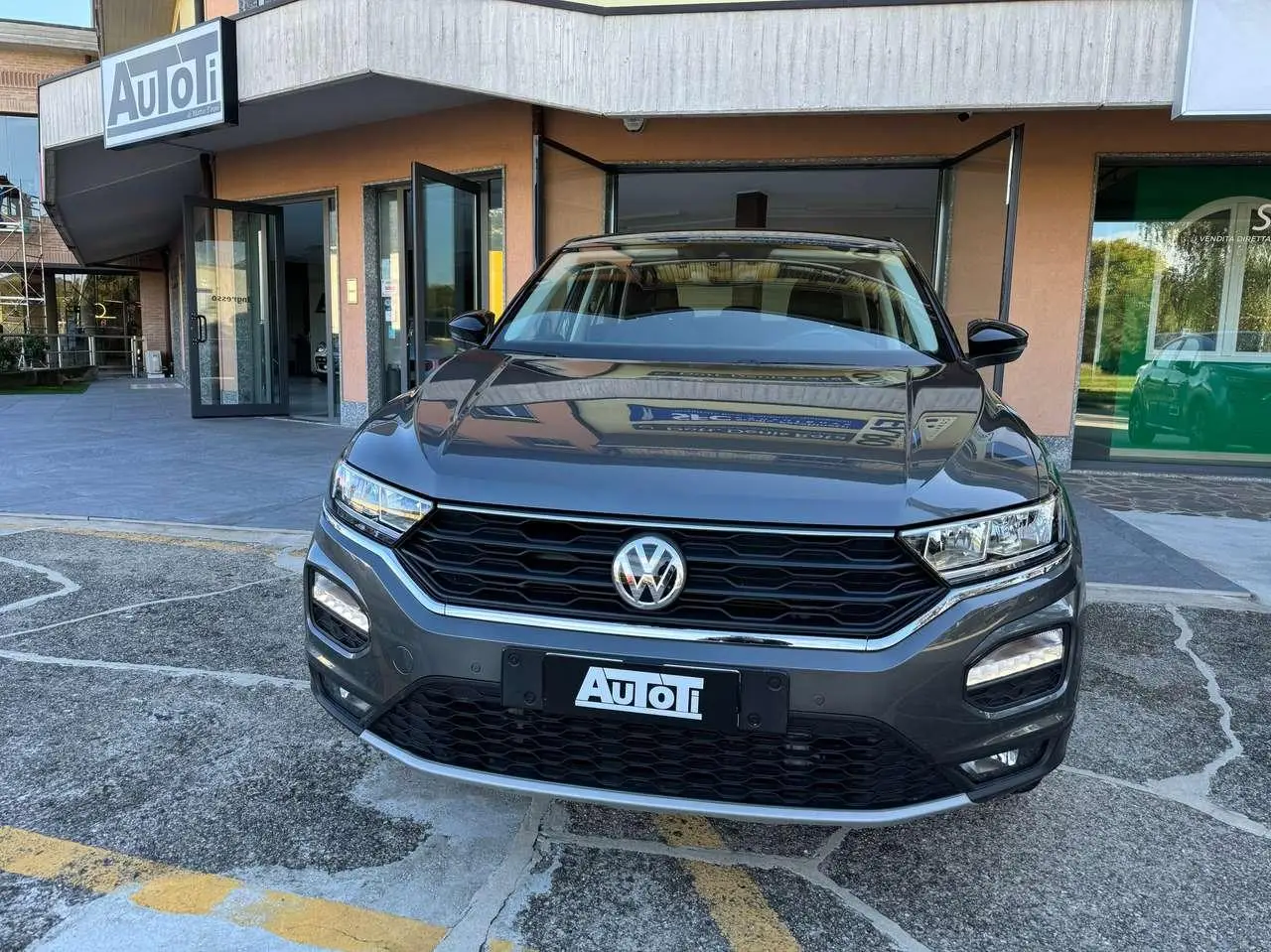 Photo 1 : Volkswagen T-roc 2018 Petrol