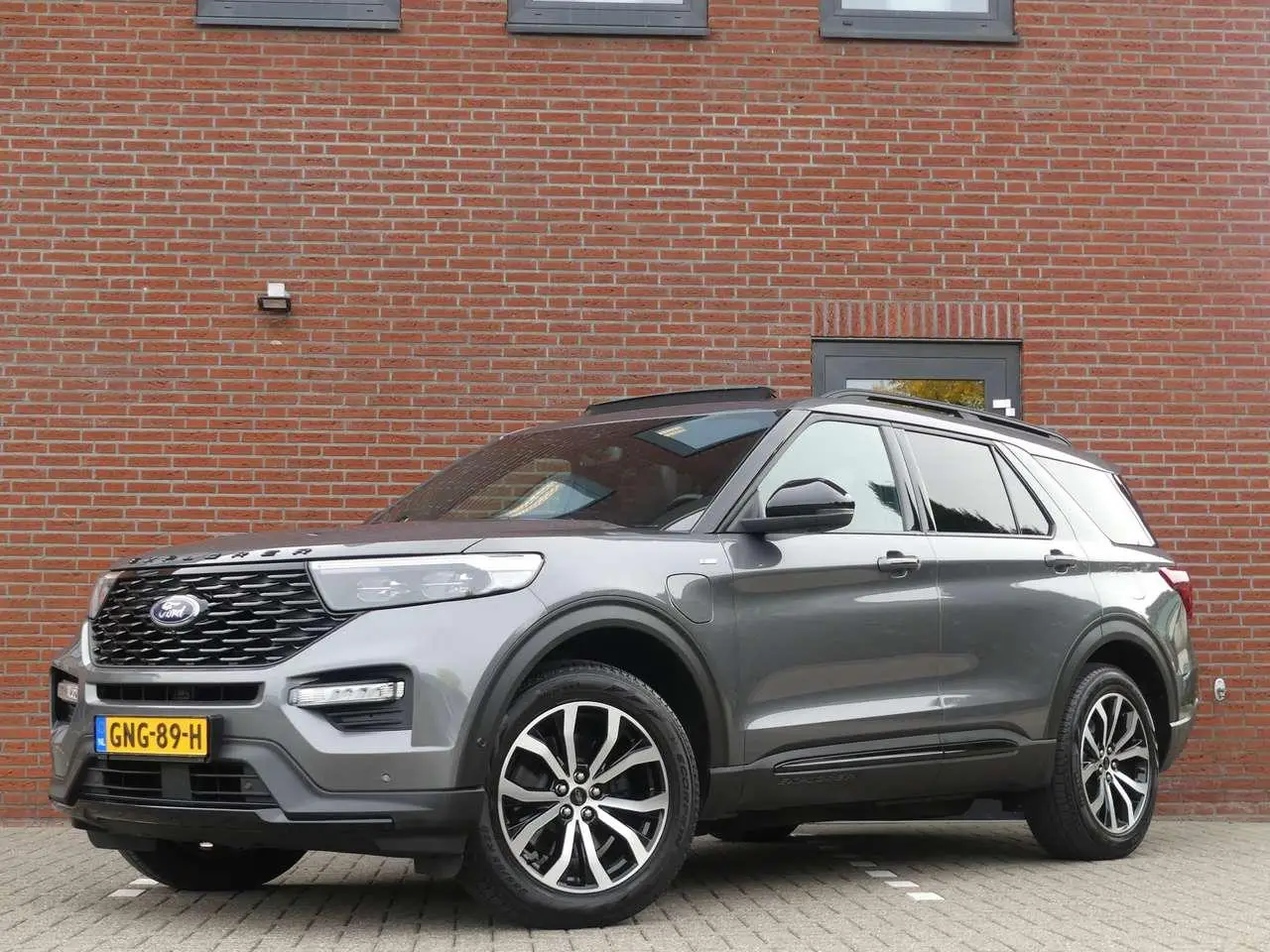 Photo 1 : Ford Explorer 2021 Hybrid