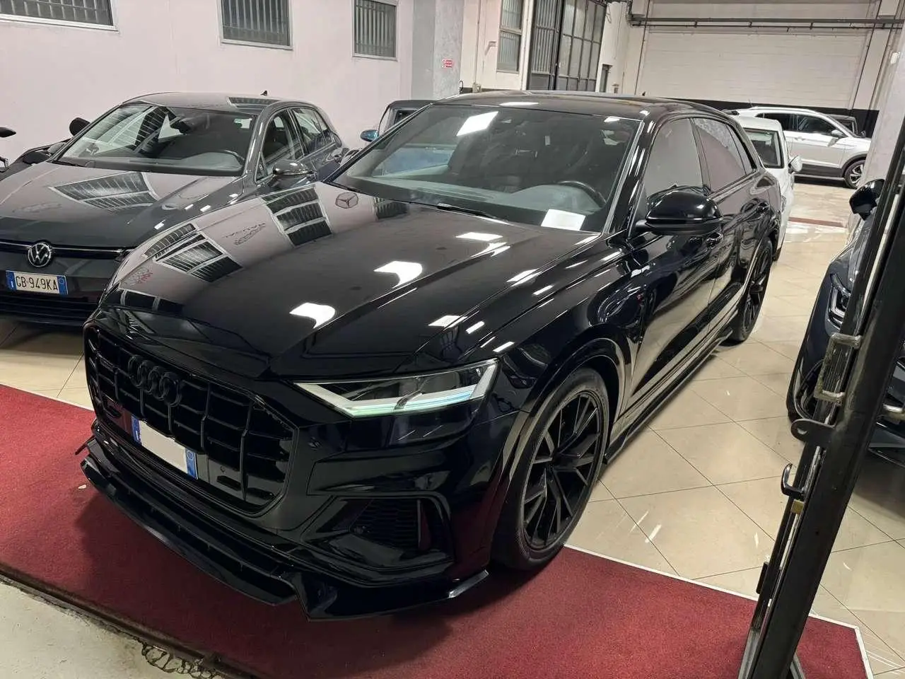 Photo 1 : Audi Q8 2019 Hybrid