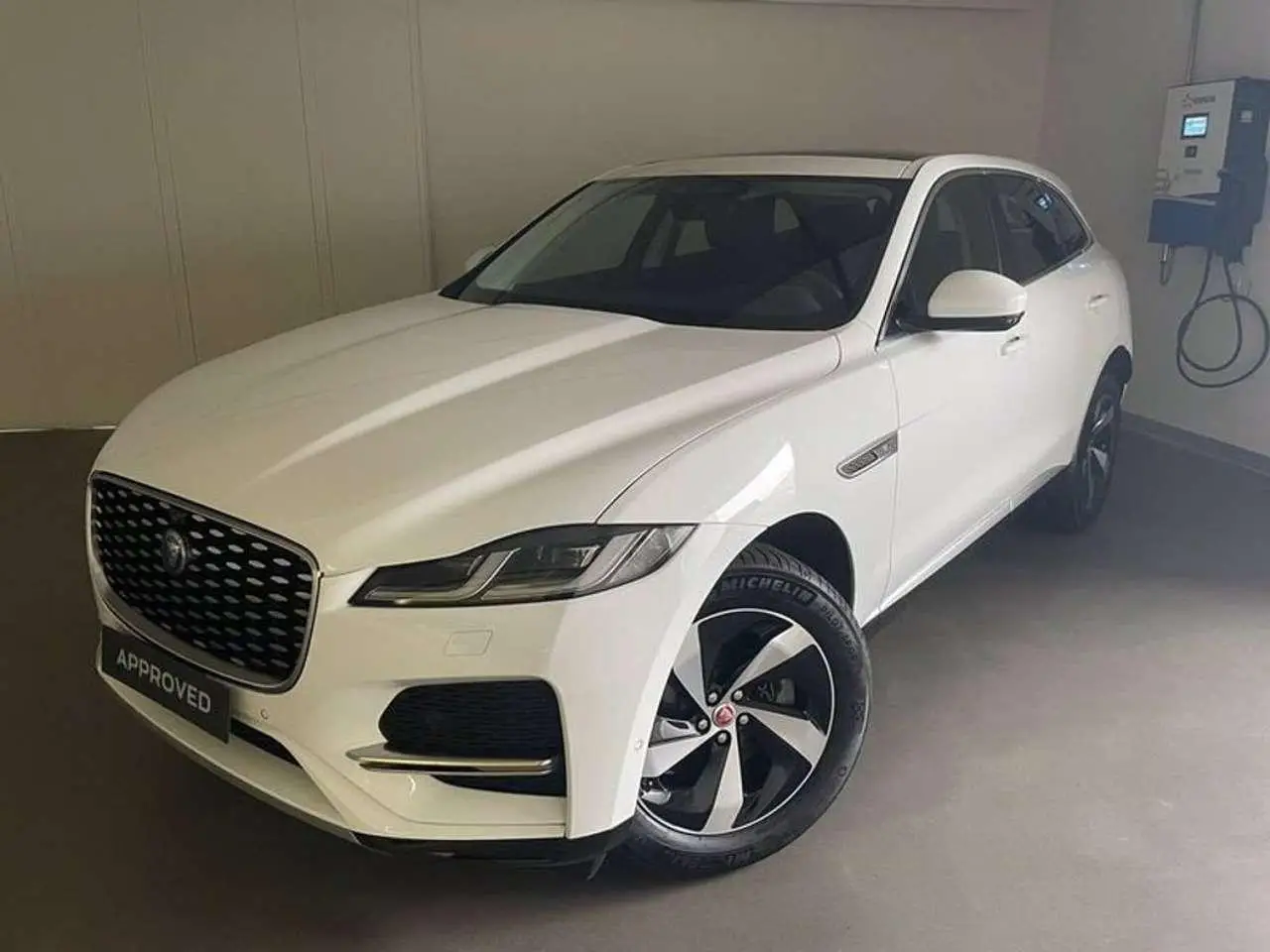 Photo 1 : Jaguar F-pace 2021 Hybride