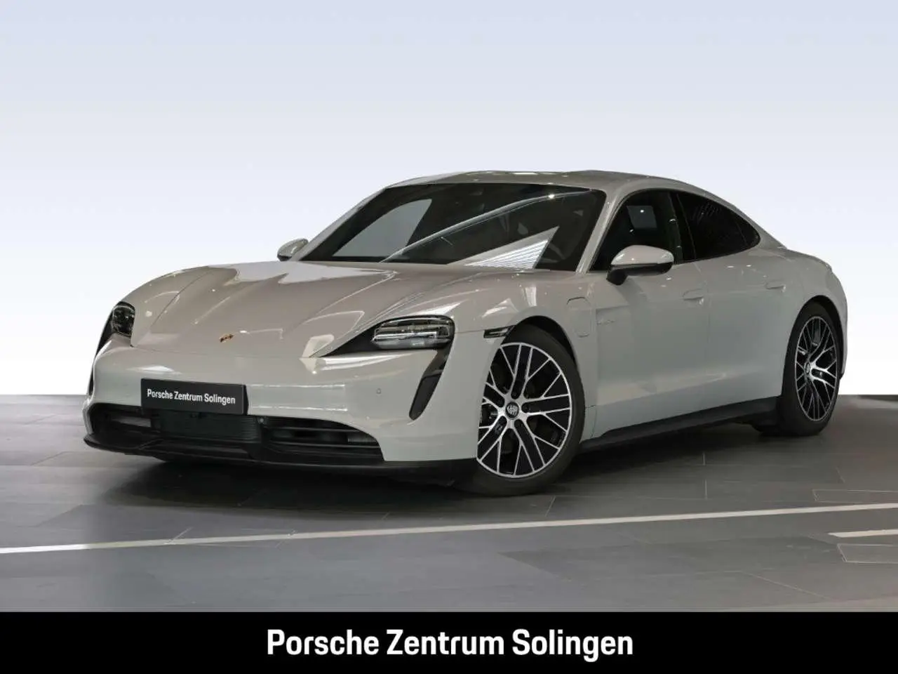 Photo 1 : Porsche Taycan 2021 Electric