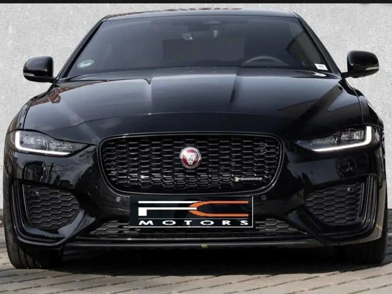 Photo 1 : Jaguar Xe 2023 Hybrid