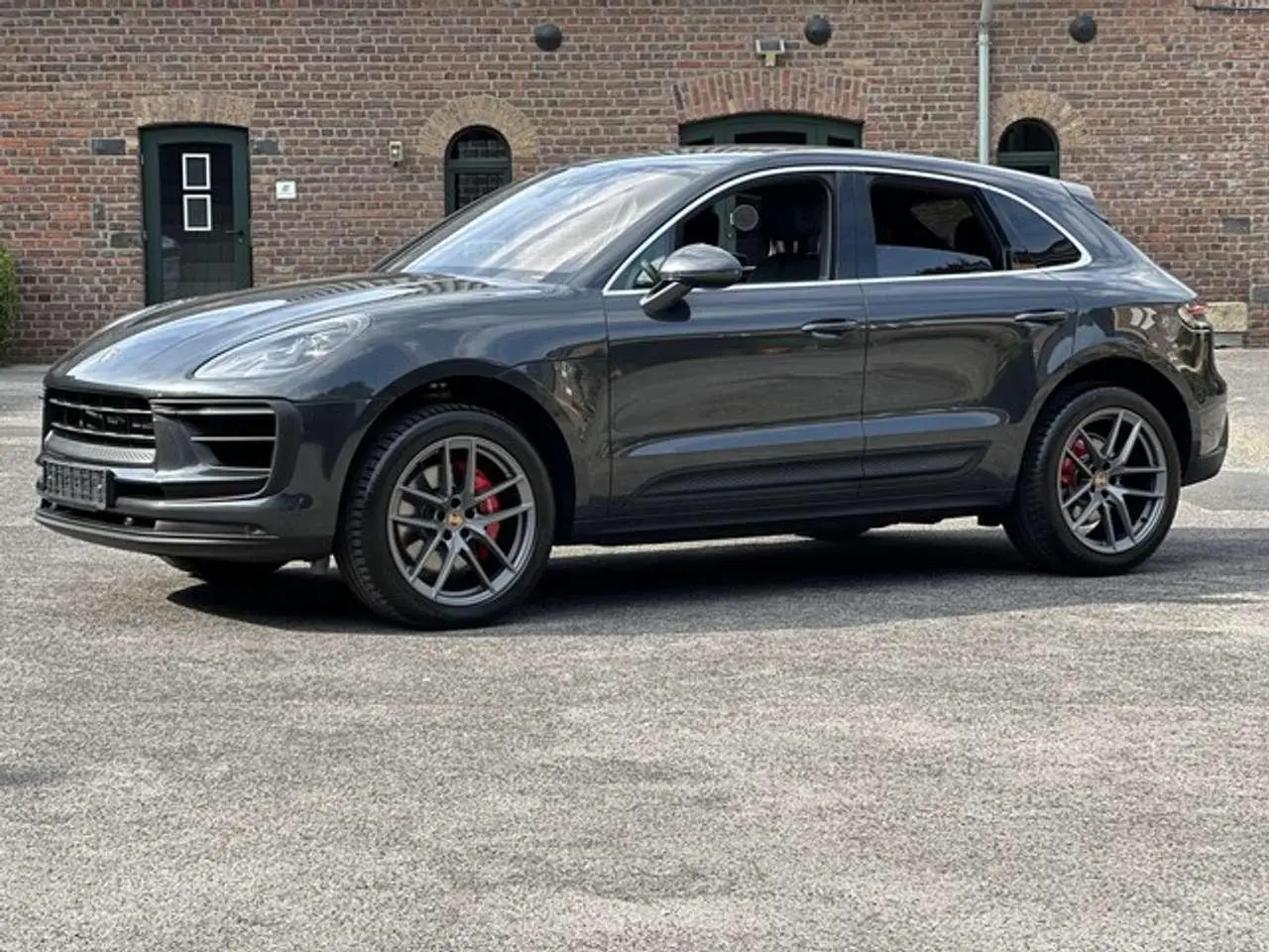 Photo 1 : Porsche Macan 2024 Others