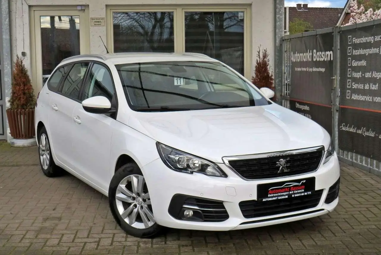 Photo 1 : Peugeot 308 2020 Petrol