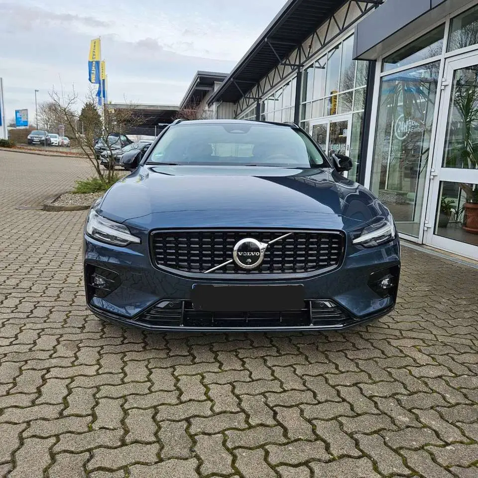 Photo 1 : Volvo V60 2023 Essence