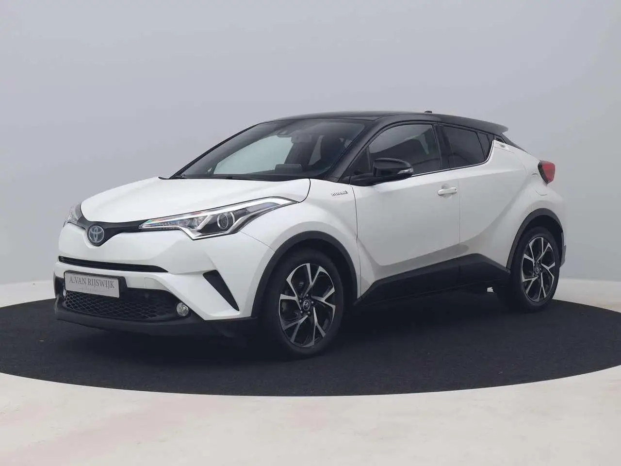 Photo 1 : Toyota C-hr 2019 Hybrid