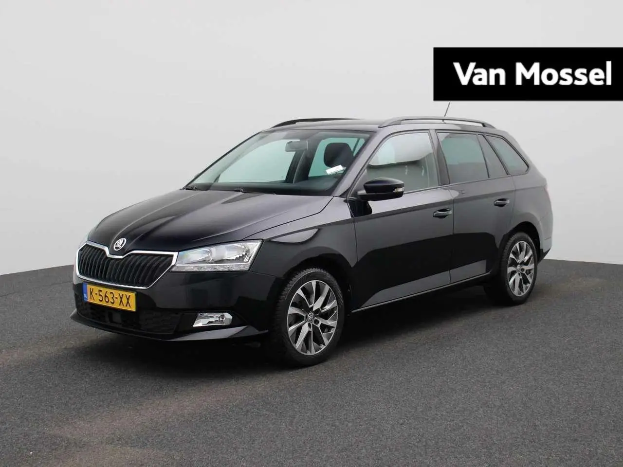 Photo 1 : Skoda Fabia 2021 Petrol