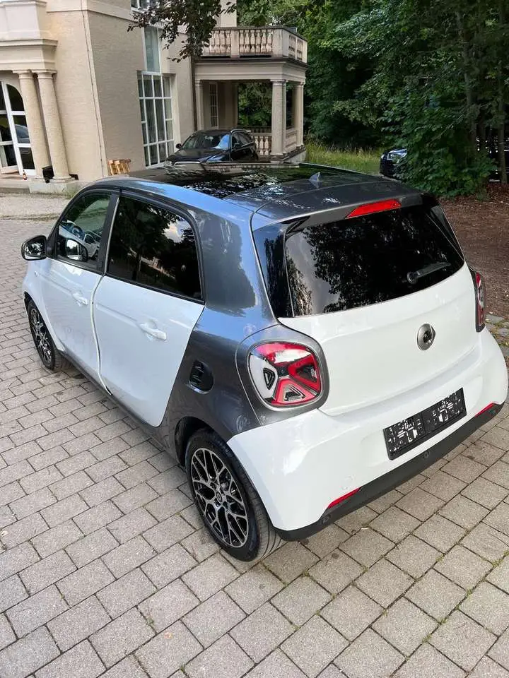 Photo 1 : Smart Forfour 2021 Electric