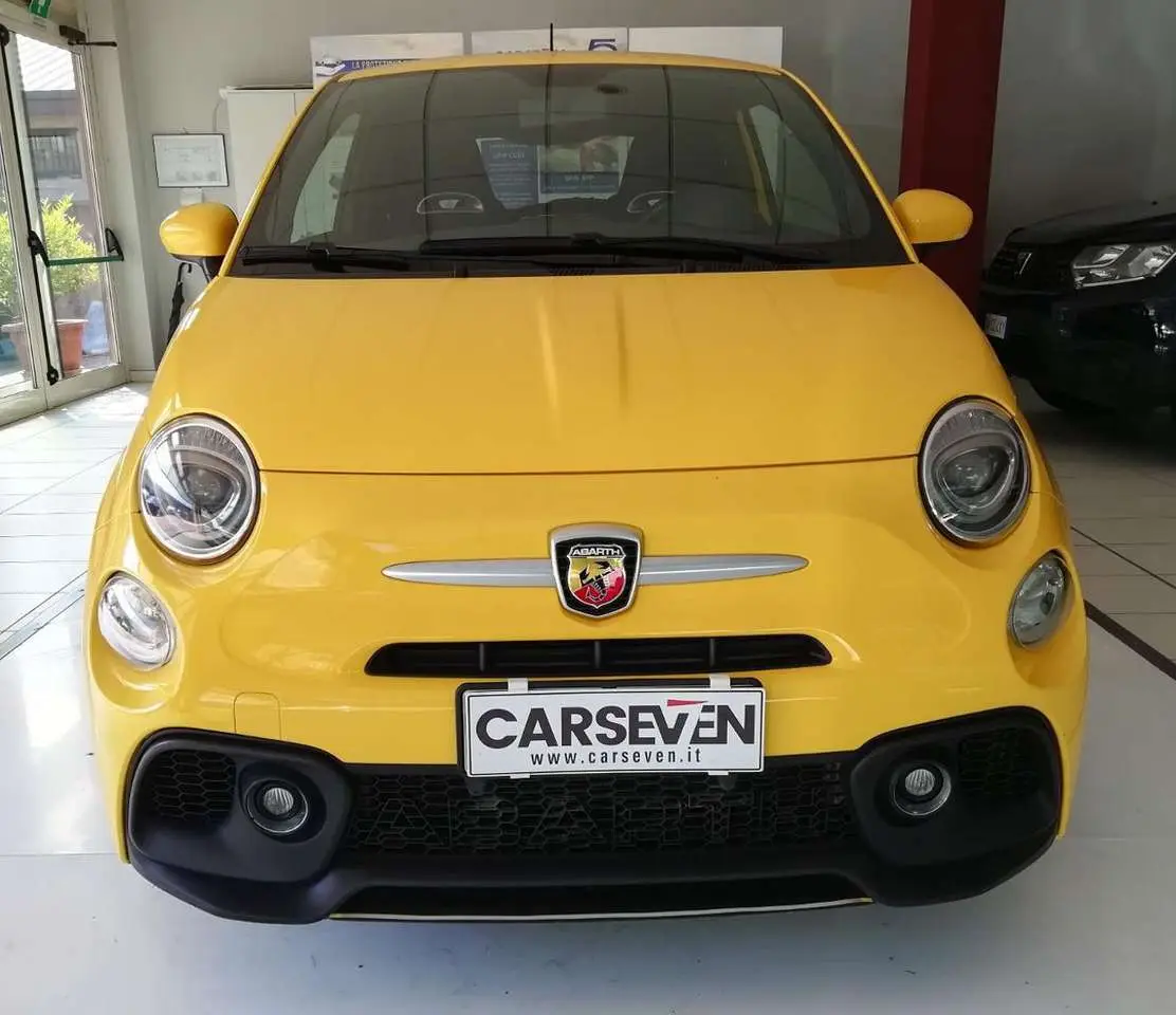 Photo 1 : Abarth 595 2021 Petrol