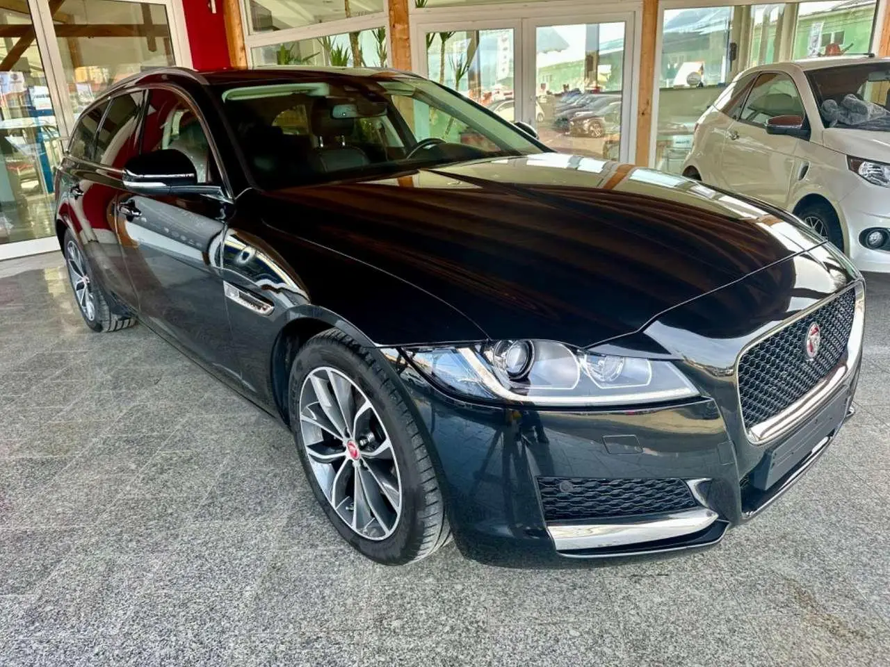 Photo 1 : Jaguar Xf 2019 Diesel