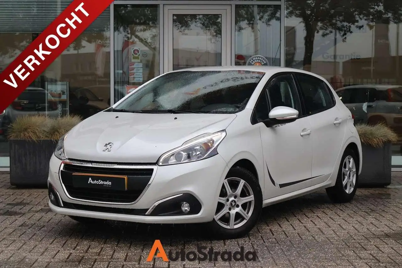 Photo 1 : Peugeot 208 2018 Petrol