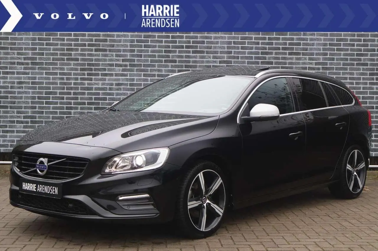 Photo 1 : Volvo V60 2018 Essence