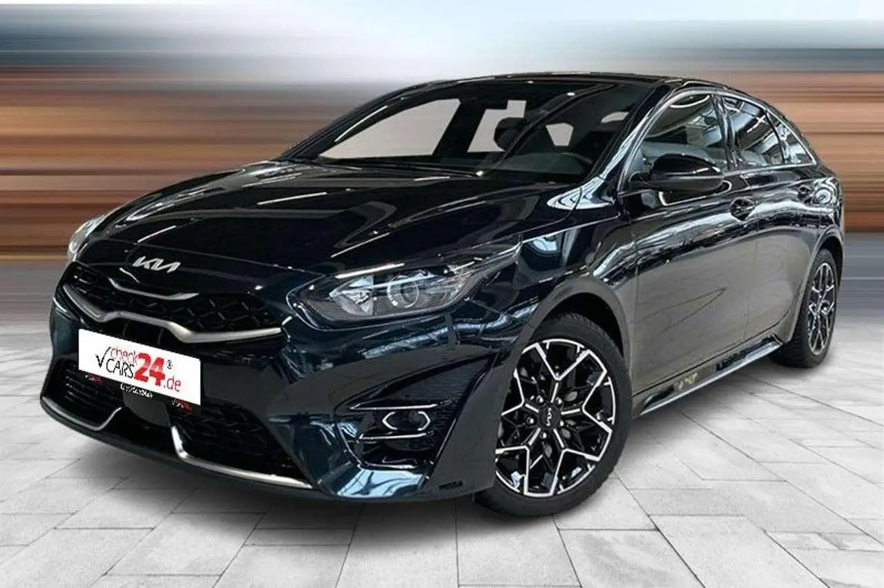 Photo 1 : Kia Proceed 2023 Petrol