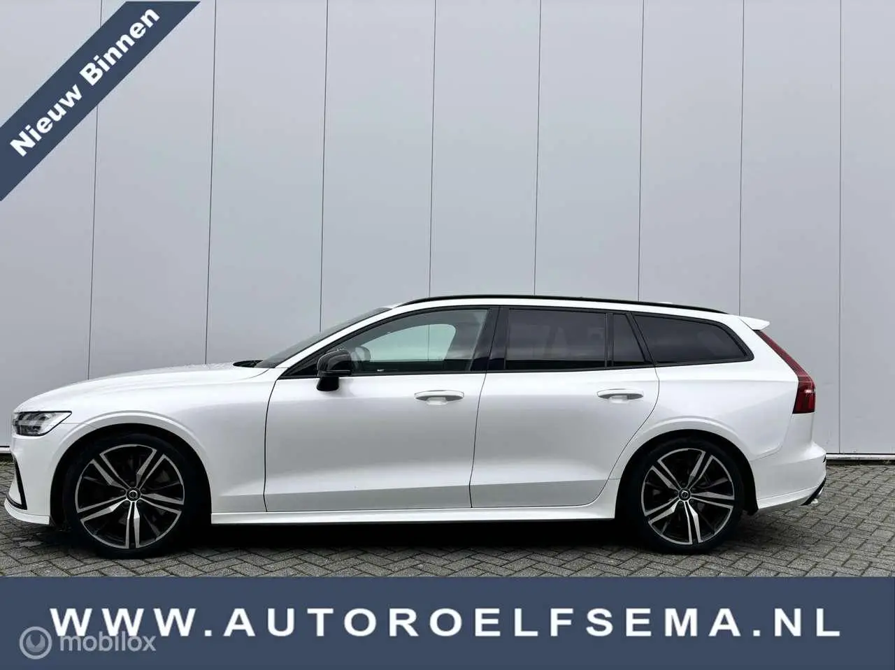 Photo 1 : Volvo V60 2019 Petrol