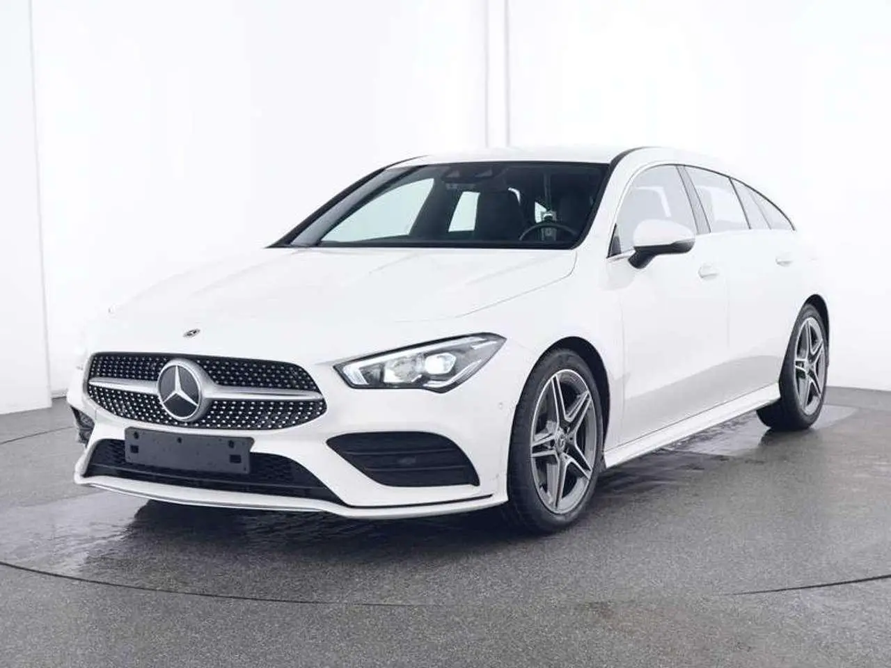 Photo 1 : Mercedes-benz Classe Cla 2023 Petrol