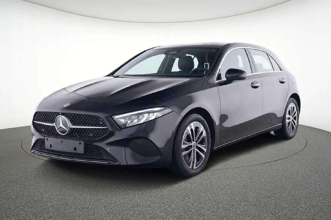 Photo 1 : Mercedes-benz Classe A 2023 Petrol