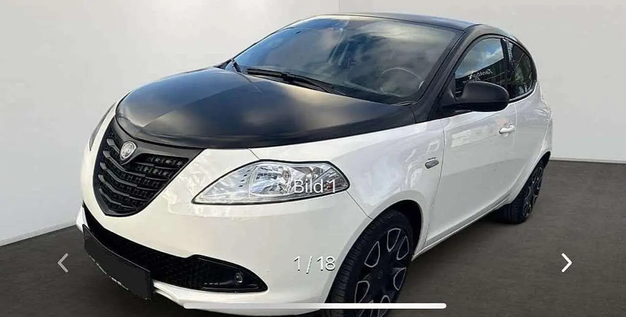 Photo 1 : Lancia Ypsilon 2015 Essence