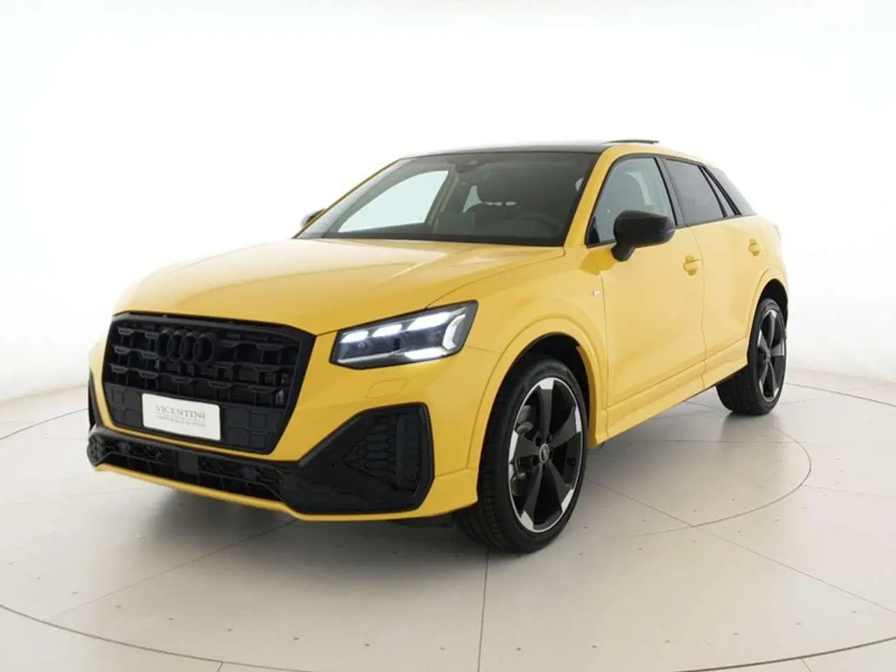 Photo 1 : Audi Q2 2024 Petrol