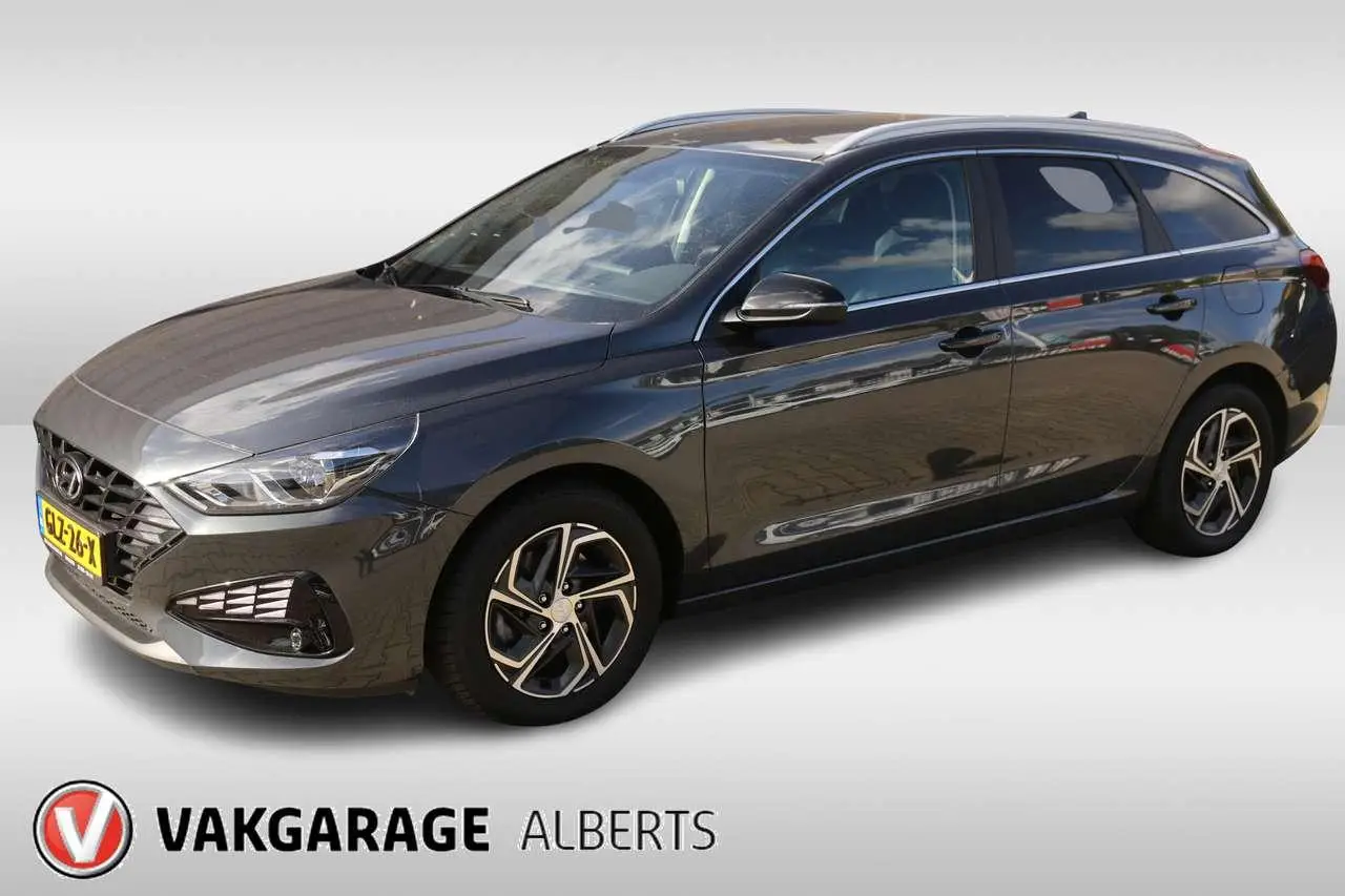 Photo 1 : Hyundai I30 2023 Petrol