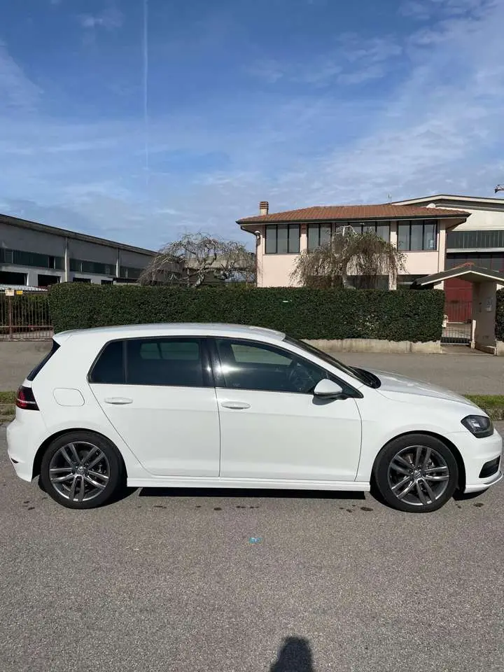 Photo 1 : Volkswagen Golf 2016 Diesel