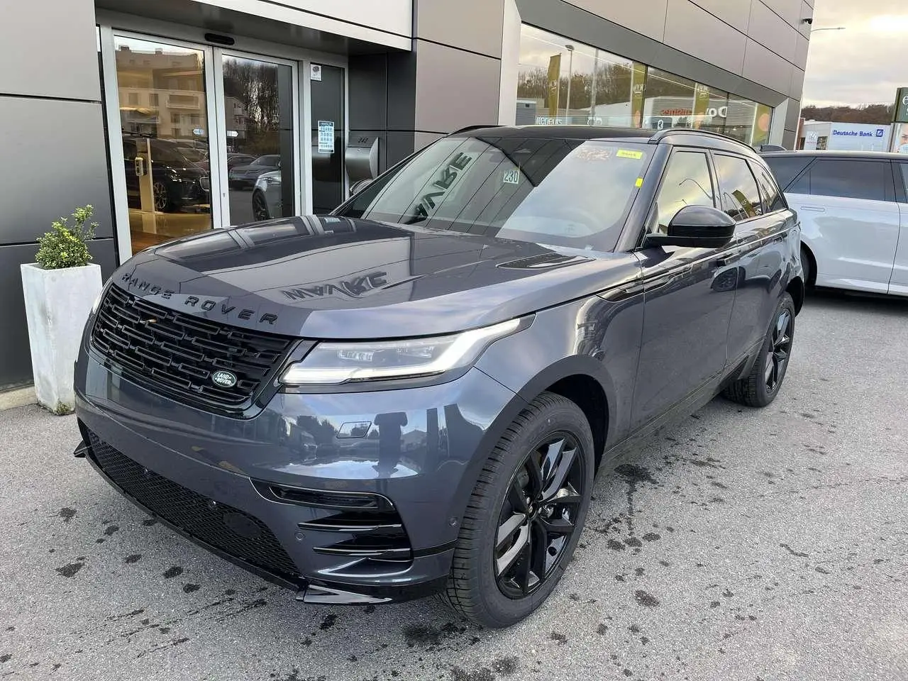 Photo 1 : Land Rover Range Rover Velar 2024 Hybrid