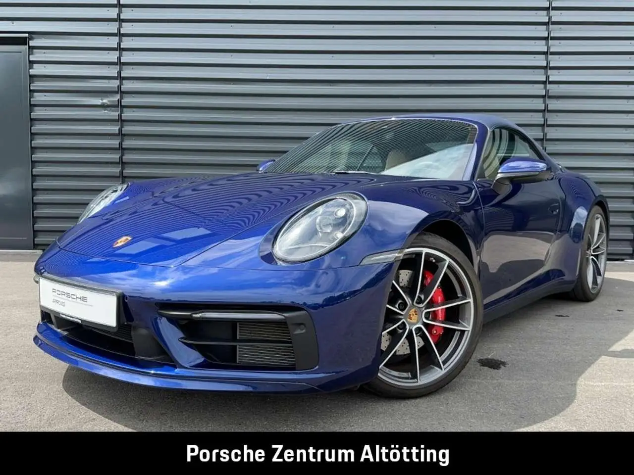 Photo 1 : Porsche 992 2020 Essence