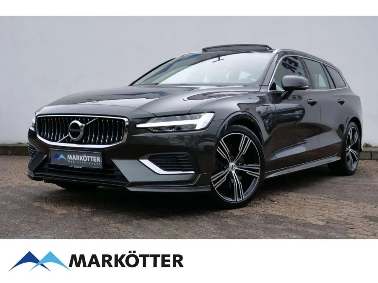 Photo 1 : Volvo V60 2020 Hybride