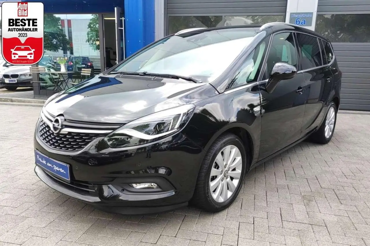 Photo 1 : Opel Zafira 2019 Petrol