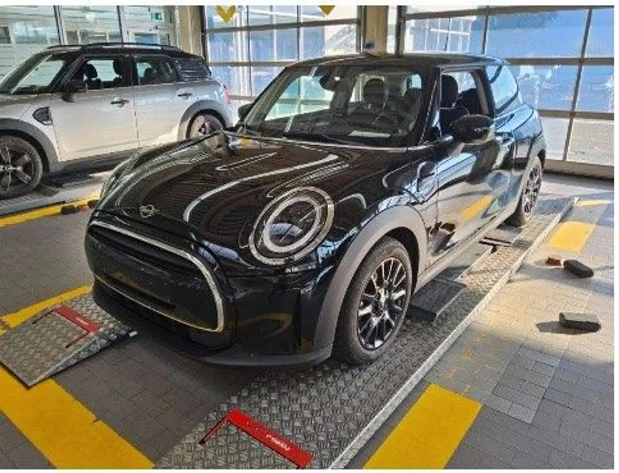 Photo 1 : Mini One 2021 Petrol