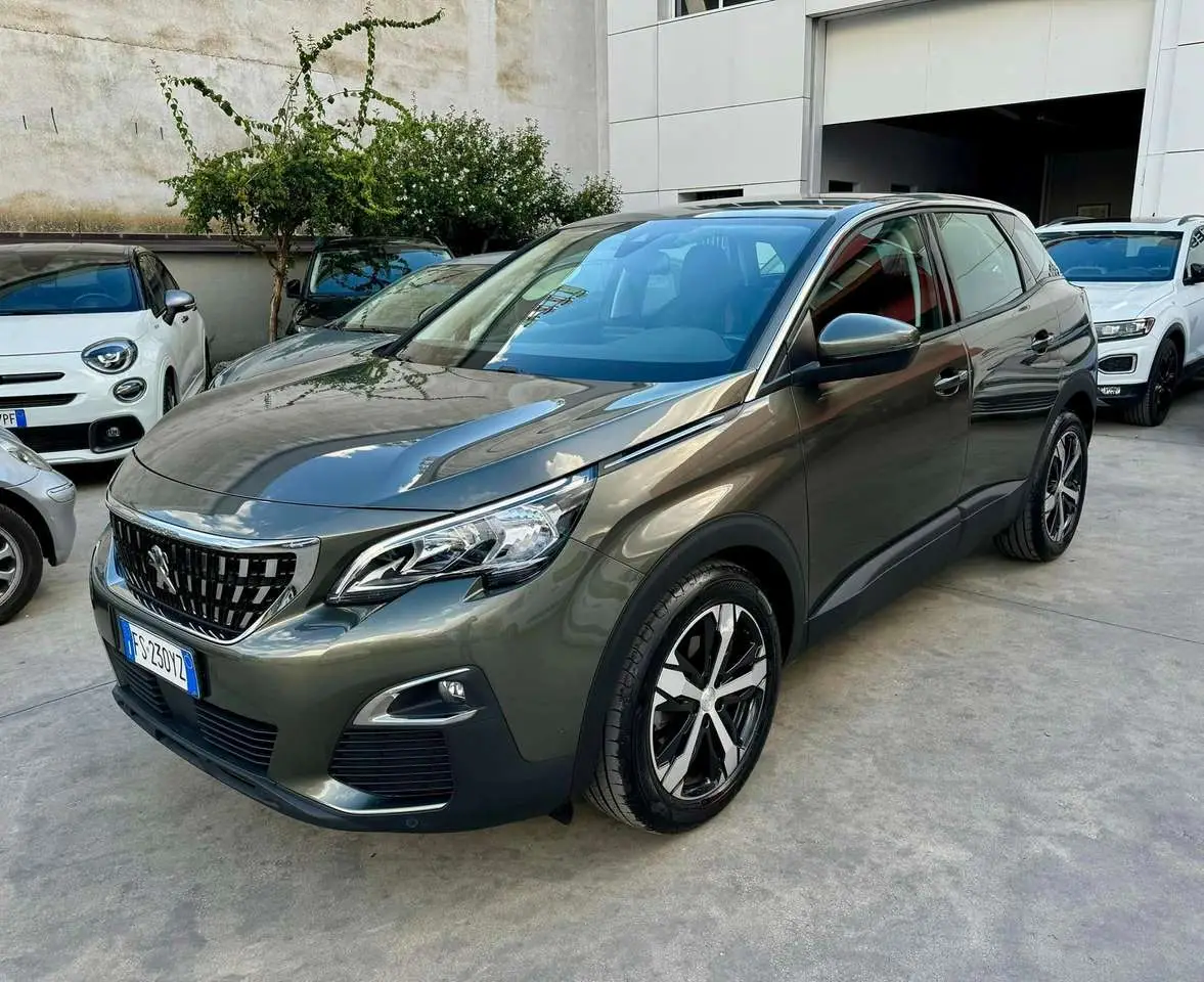 Photo 1 : Peugeot 3008 2018 Diesel