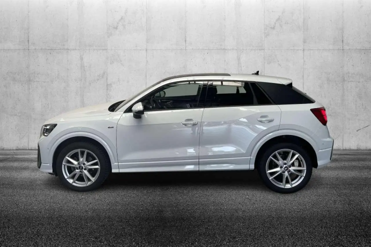 Photo 1 : Audi Q2 2023 Essence