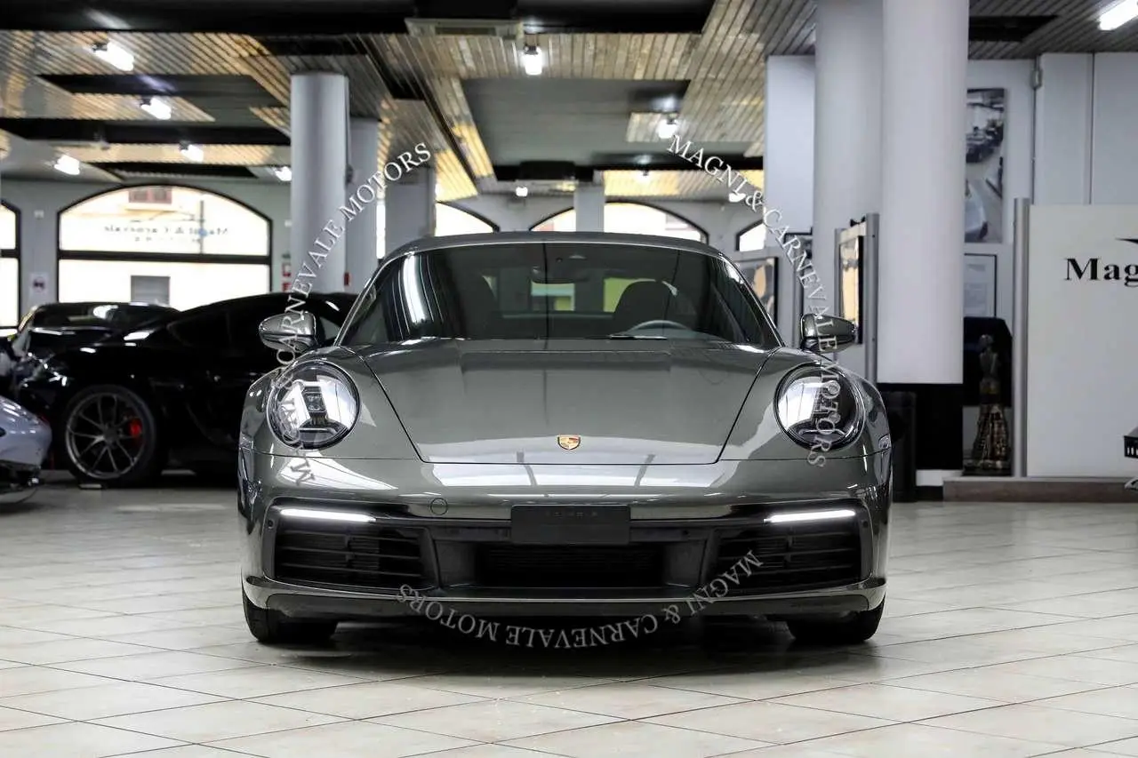 Photo 1 : Porsche 911 Targa 2022 Essence
