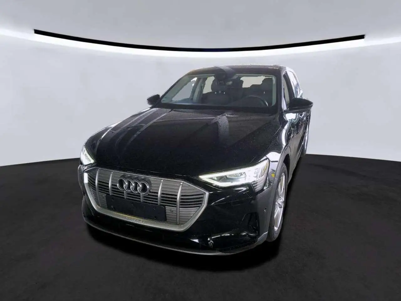 Photo 1 : Audi E-tron 2021 Électrique