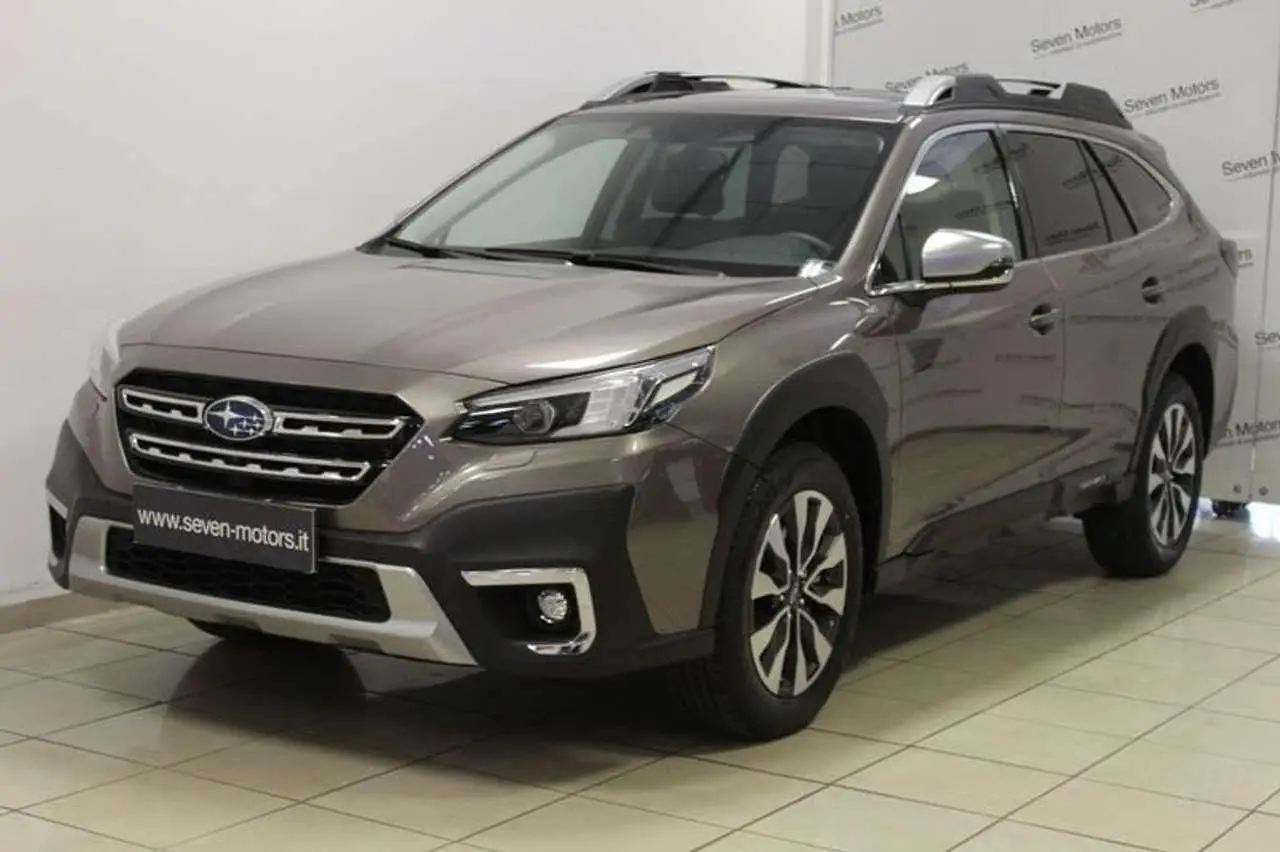 Photo 1 : Subaru Outback 2023 Essence