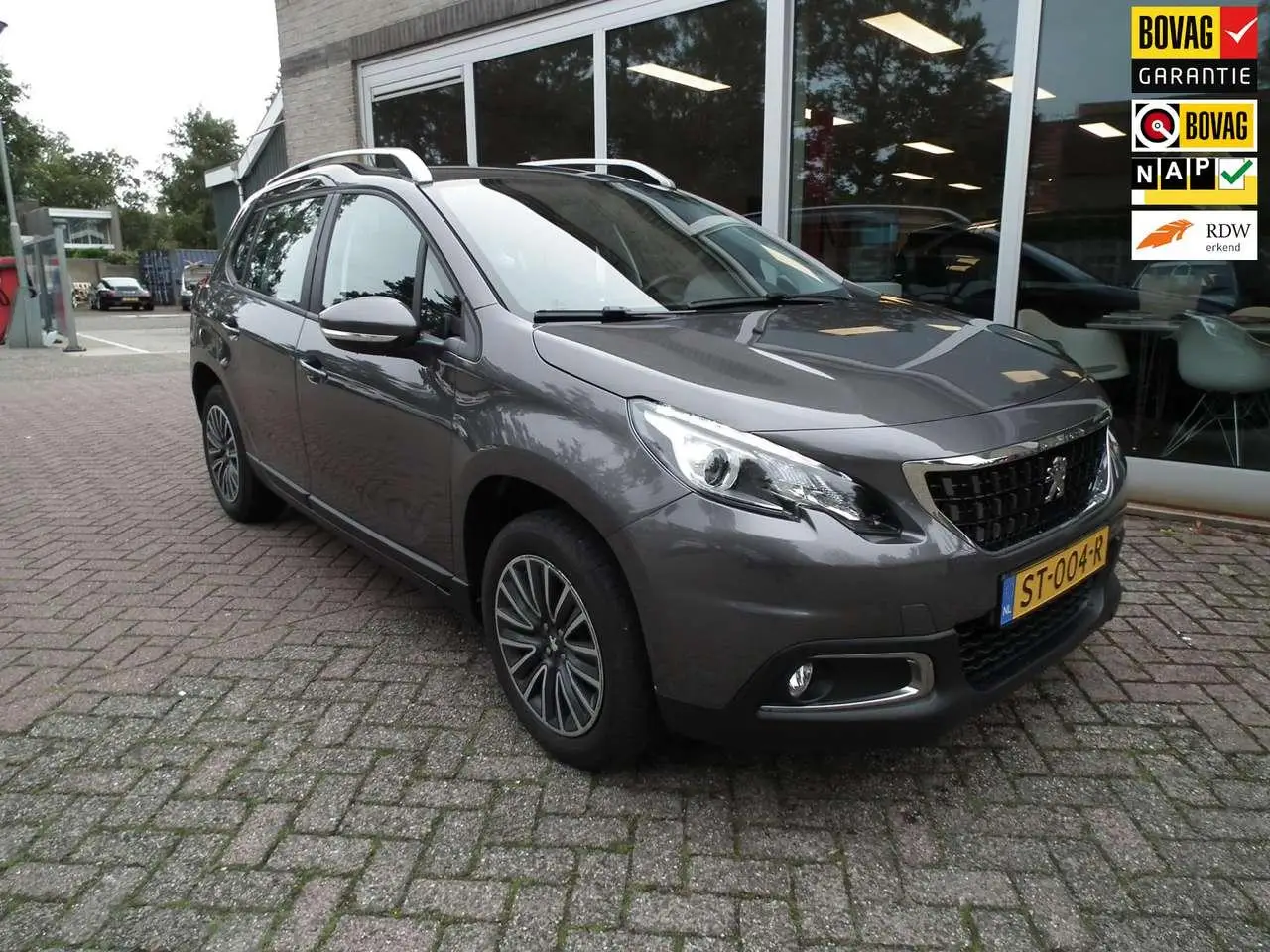 Photo 1 : Peugeot 2008 2018 Petrol