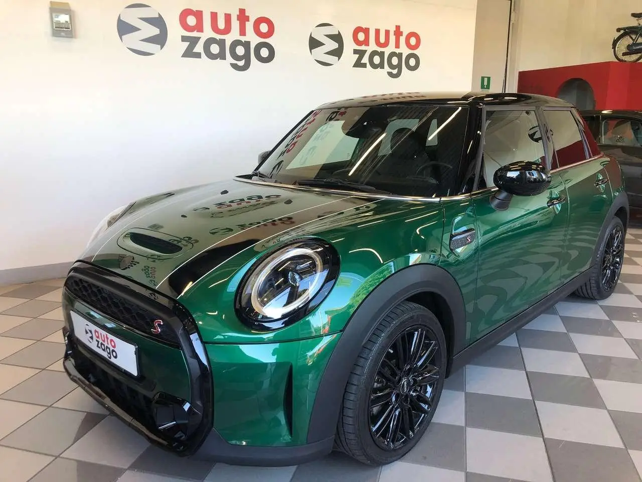 Photo 1 : Mini Cooper 2023 Petrol