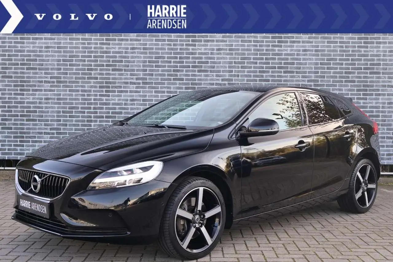 Photo 1 : Volvo V40 2018 Essence