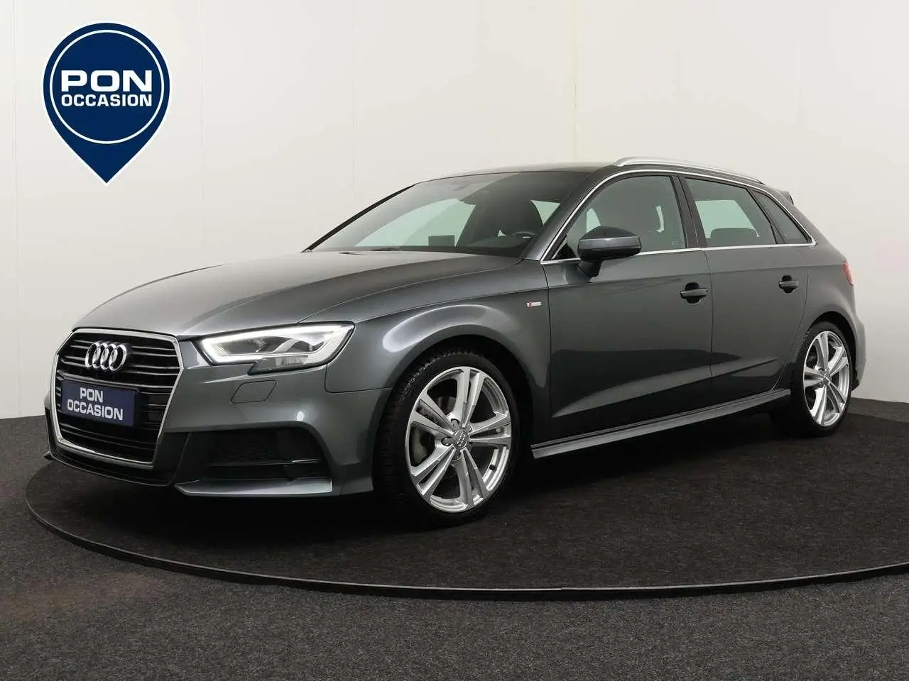 Photo 1 : Audi A3 2019 Petrol