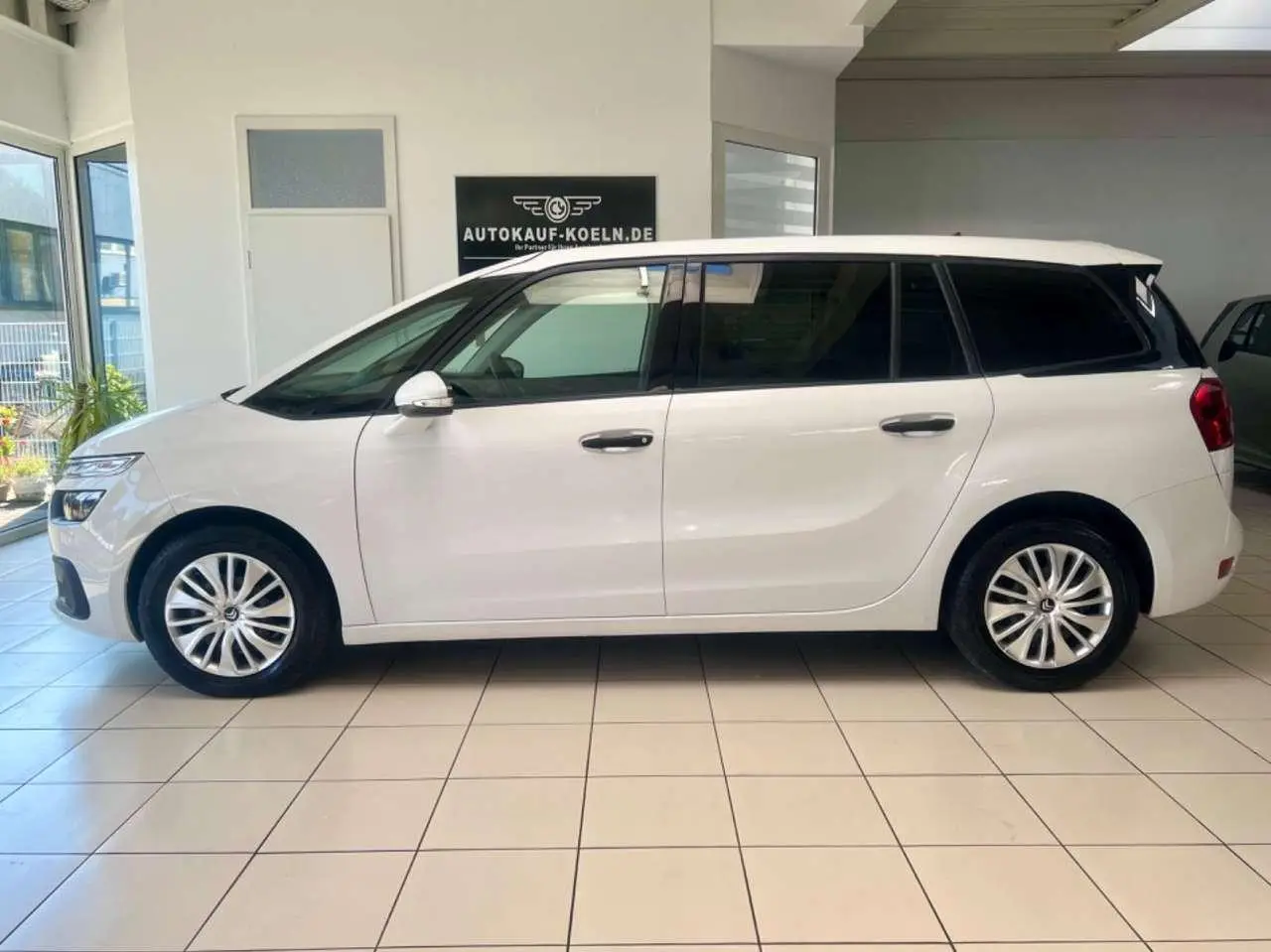 Photo 1 : Citroen C4 2018 Petrol