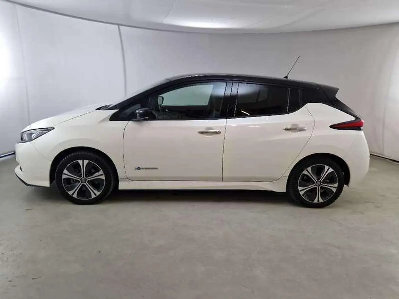 Photo 1 : Nissan Leaf 2020 Electric