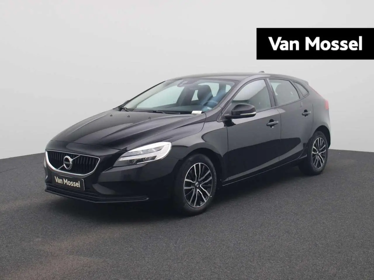 Photo 1 : Volvo V40 2019 Essence