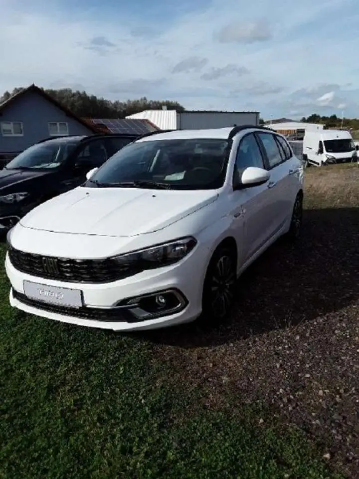 Photo 1 : Fiat Tipo 2023 Petrol