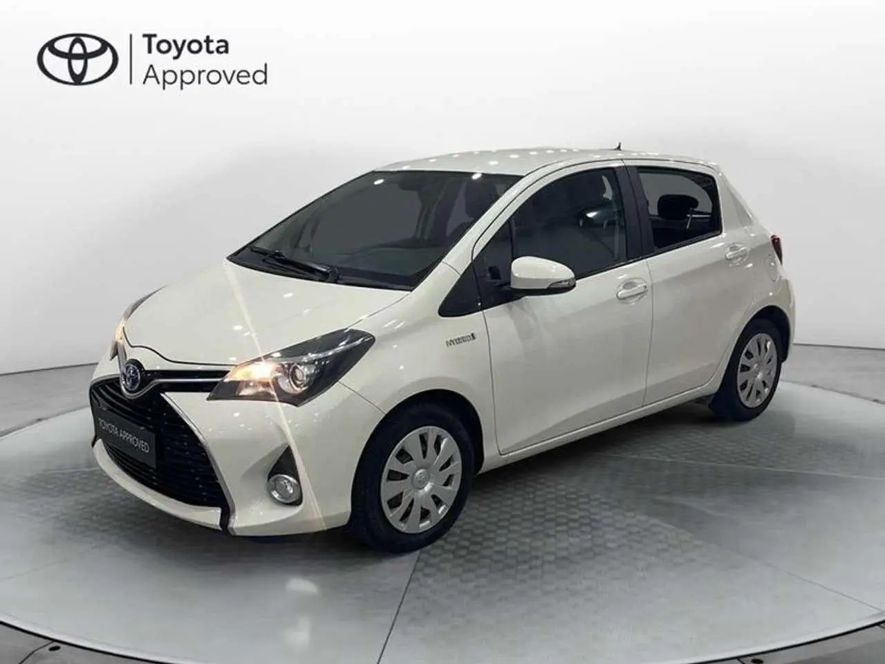 Photo 1 : Toyota Yaris 2015 Hybride