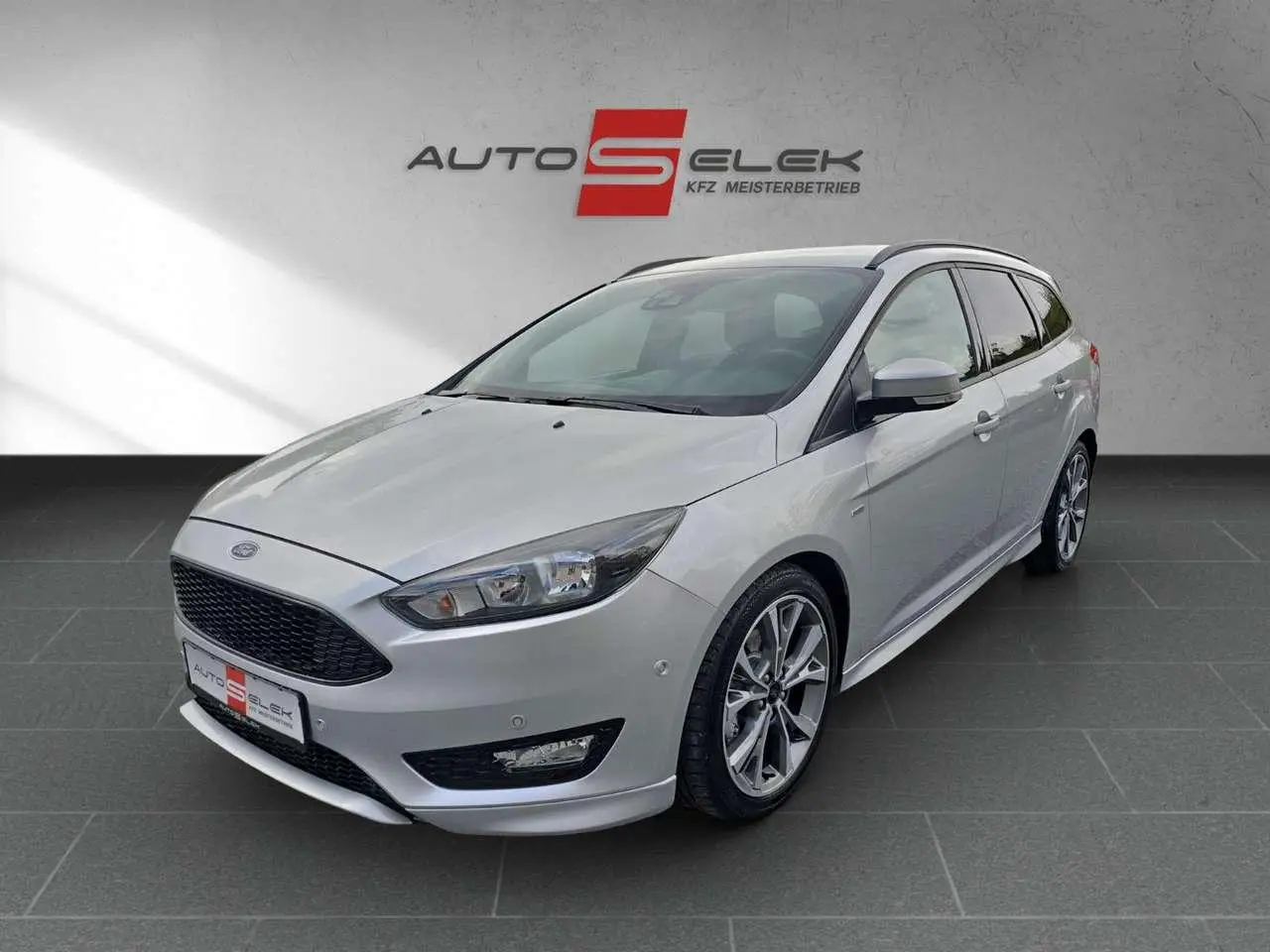 Photo 1 : Ford Focus 2018 Diesel