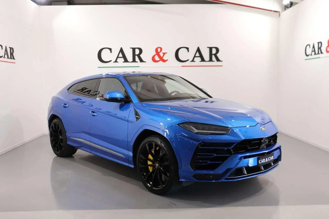 Photo 1 : Lamborghini Urus 2022 Essence