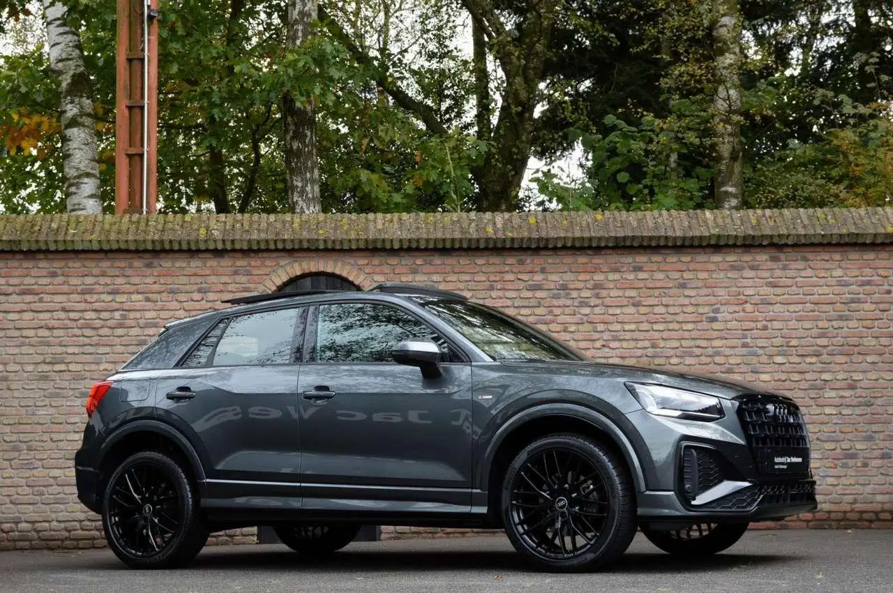 Photo 1 : Audi Q2 2021 Essence